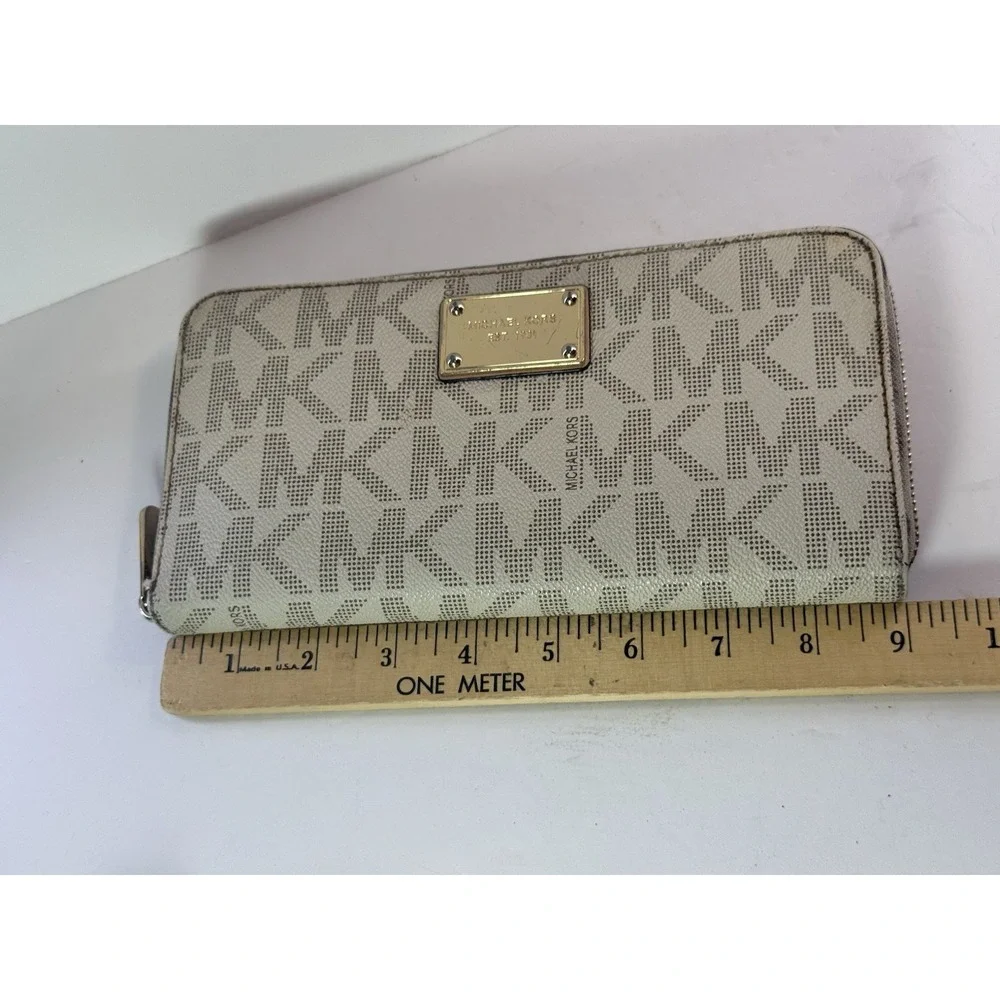 Michael Kors Jet Set Continental Wallet Vanilla Signature Zip Around Large